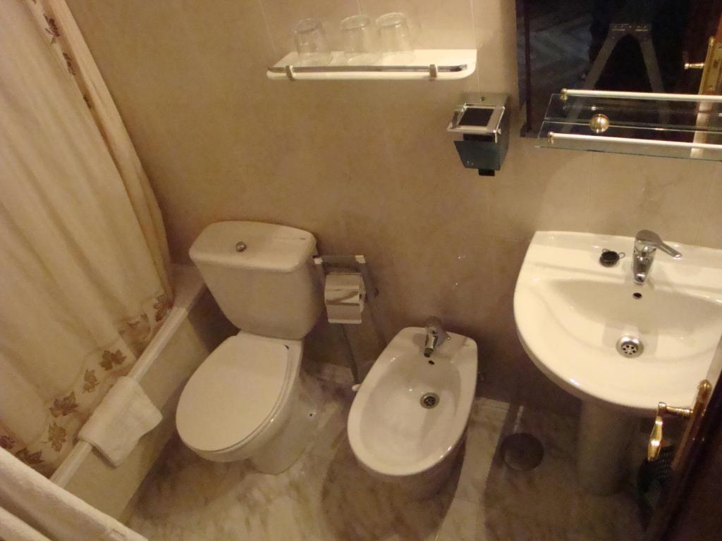 Hostal Zamora Madrid Szoba fotó