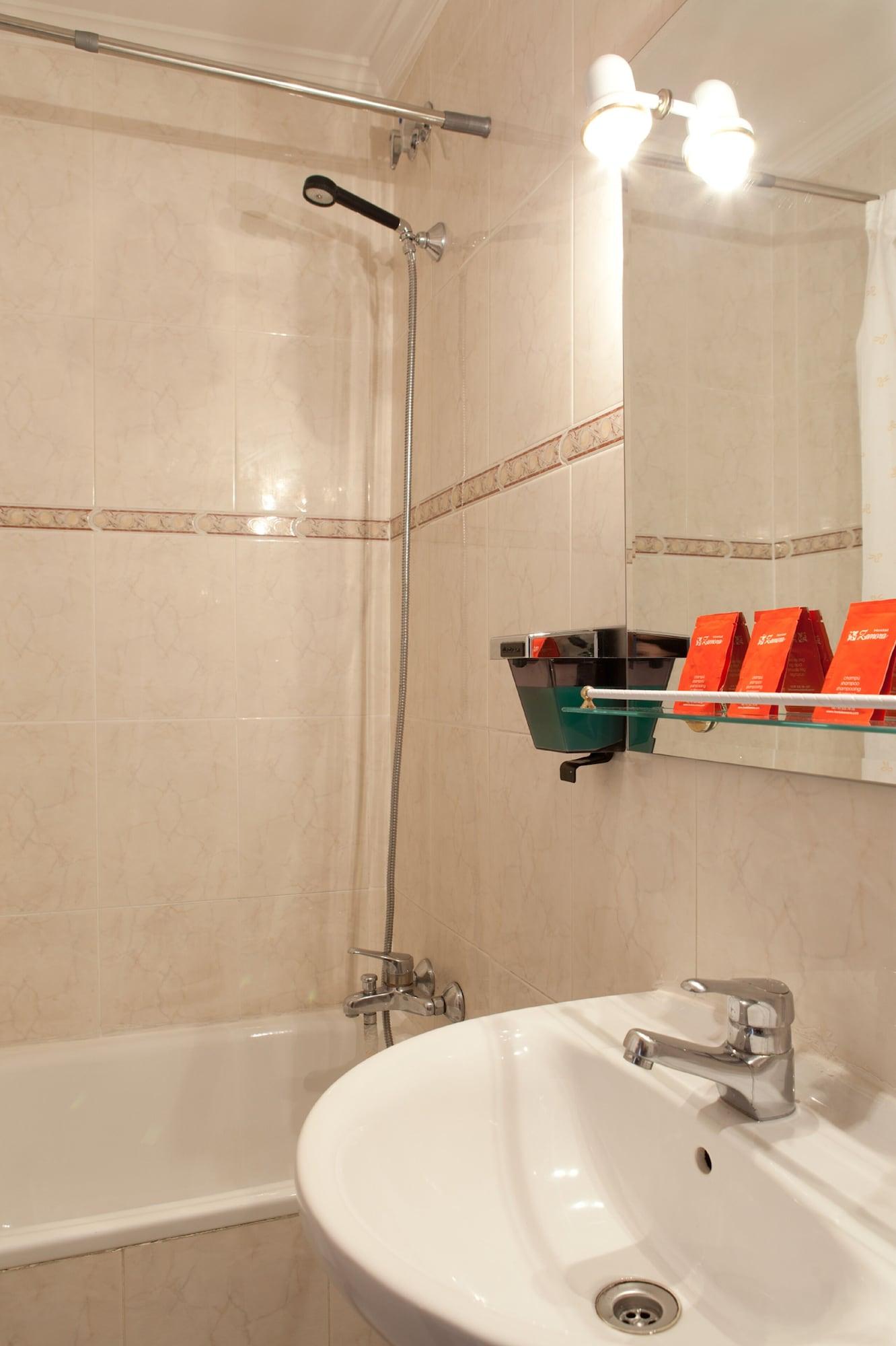 Hostal Zamora Madrid Kültér fotó