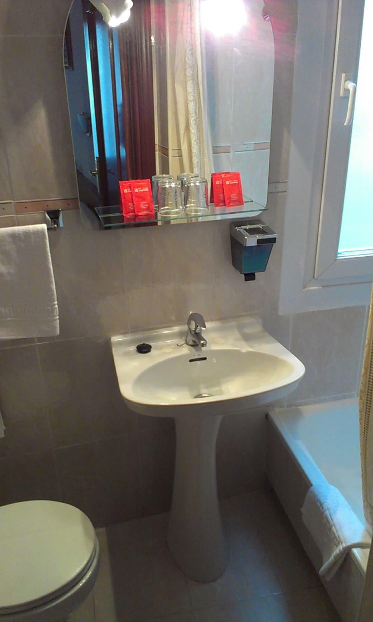 Hostal Zamora Madrid Kültér fotó