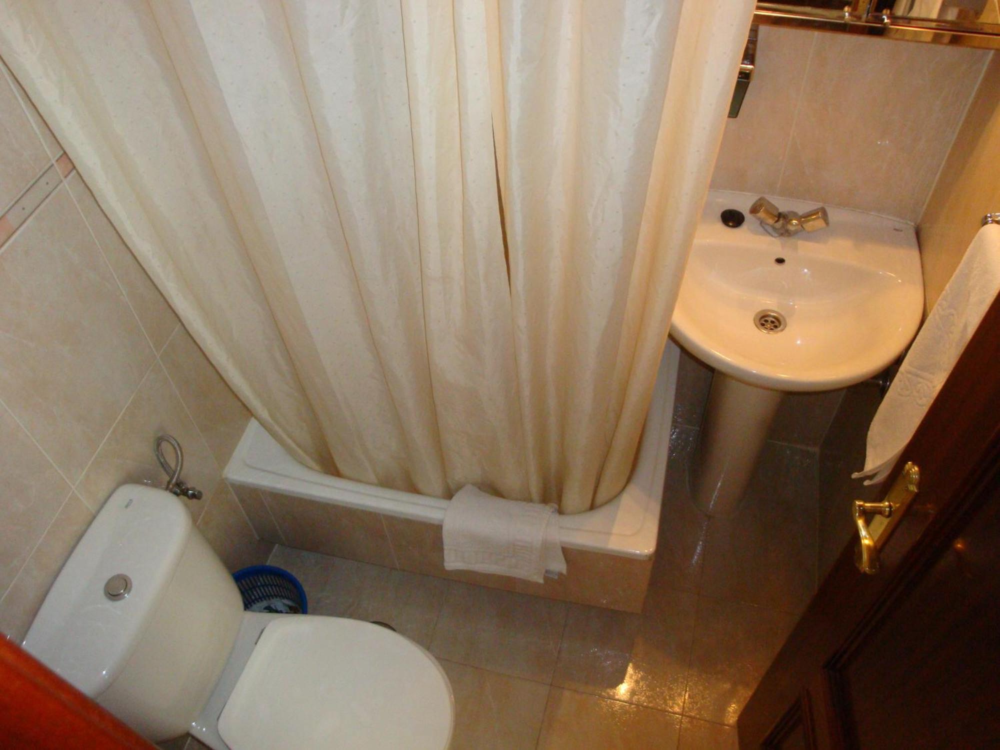 Hostal Zamora Madrid Kültér fotó