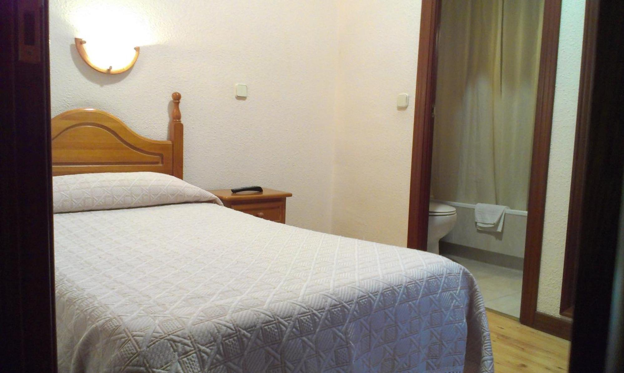 Hostal Zamora Madrid Kültér fotó