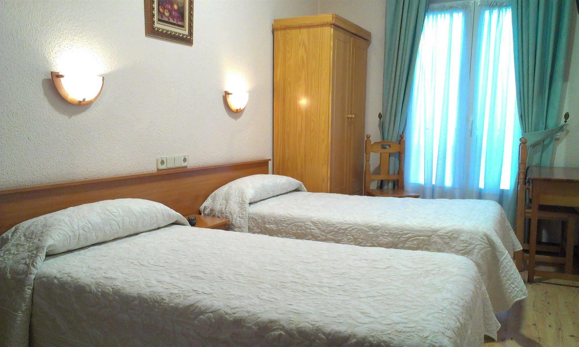 Hostal Zamora Madrid Kültér fotó